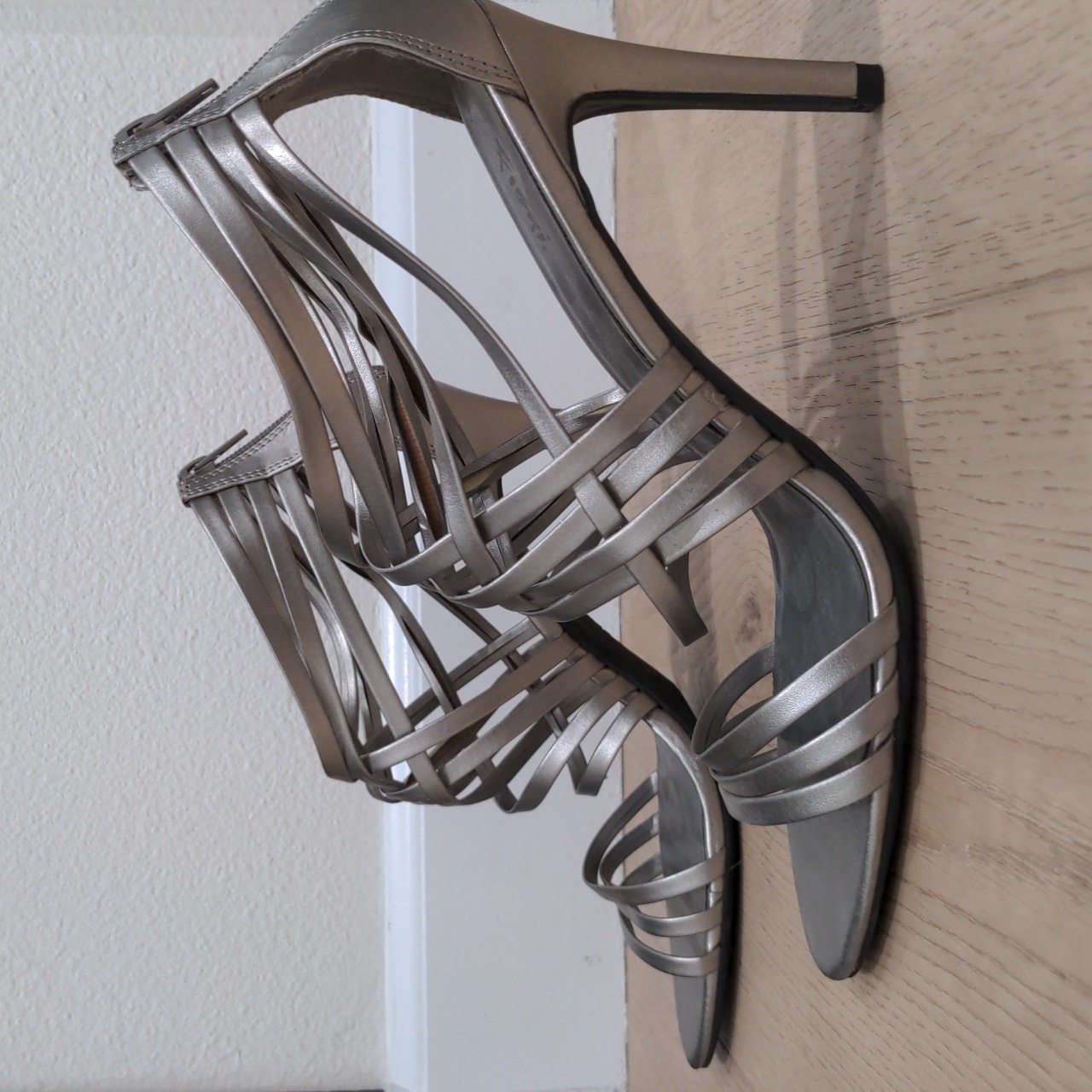 Nwt Stunning Silver Heels